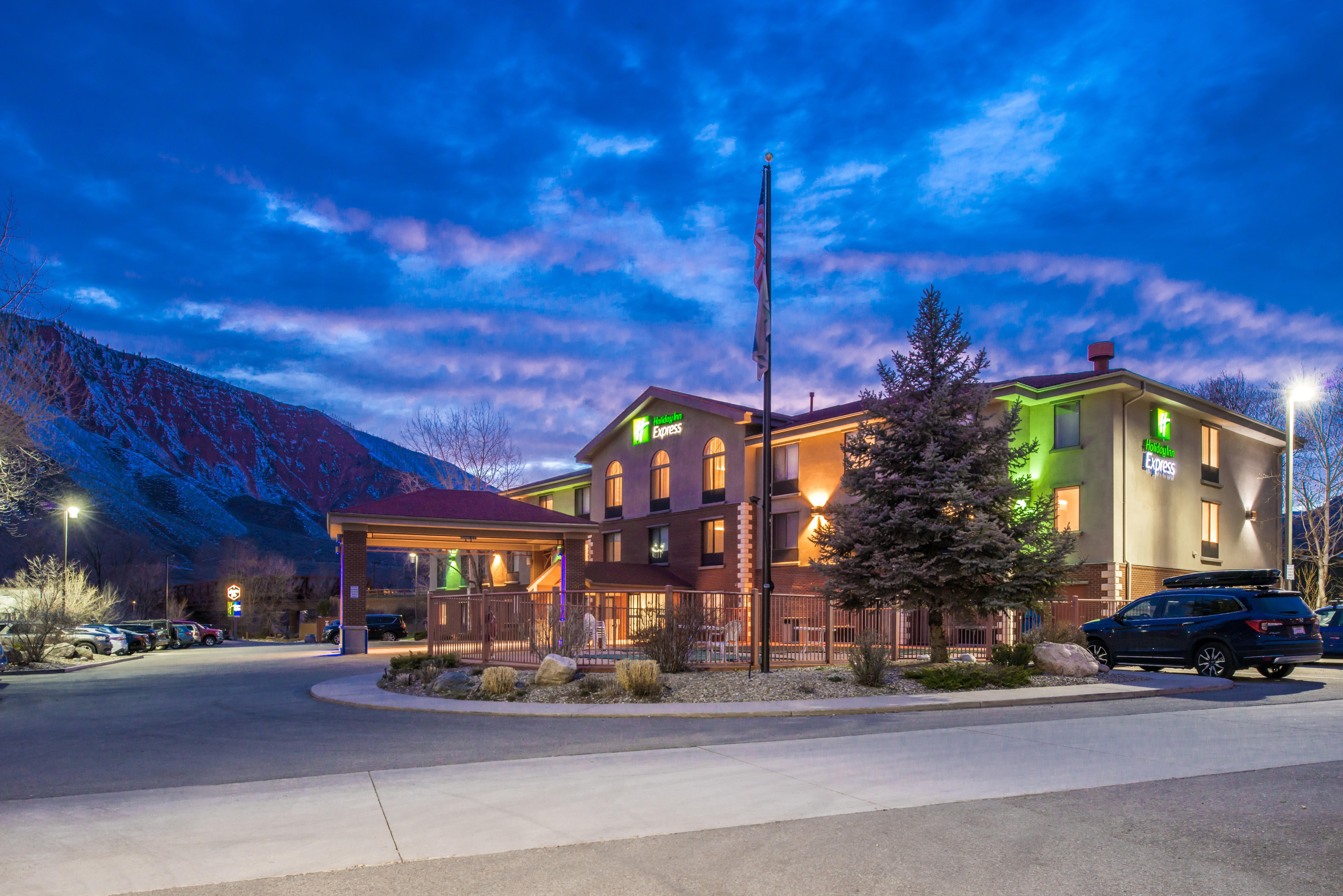 Holiday Inn Express Glenwood Springs Aspen Area, An Ihg Hotel Екстер'єр фото