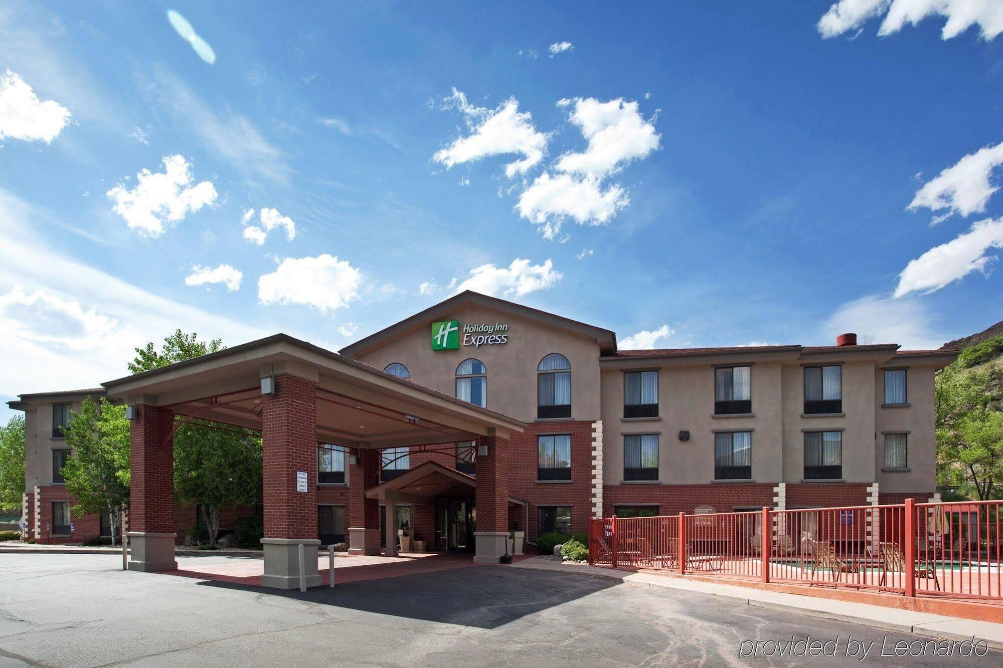 Holiday Inn Express Glenwood Springs Aspen Area, An Ihg Hotel Екстер'єр фото